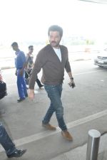 Anil Kapoor snapped at the airport in Mumbai on 12th Sept 2013 (4).JPG